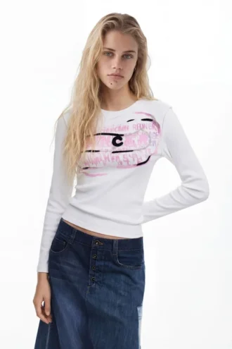 Long-Sleeve T-Shirt with Pink Letters